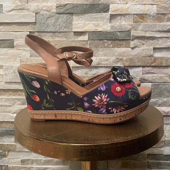 Clarks 8.5 Amelia Joyce Wedge Sandals | Navy Floral Cork Platform, Rare New NWT - Picture 2 of 13